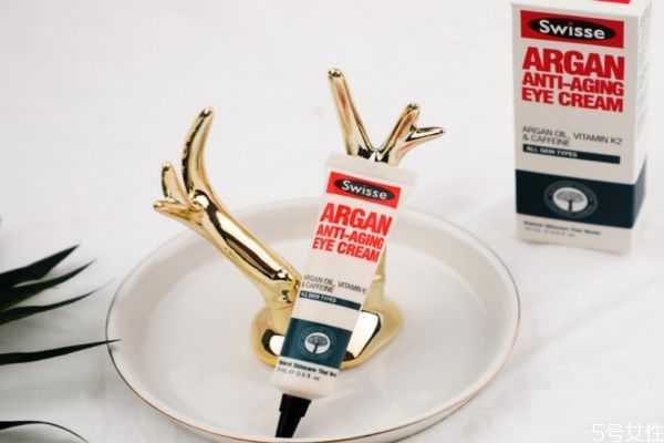 swisse眼霜孕妇可用吗?swisse眼霜和ahc眼霜哪个好 swisse眼霜孕妇可用吗?swisse眼霜和ahc眼霜哪个好