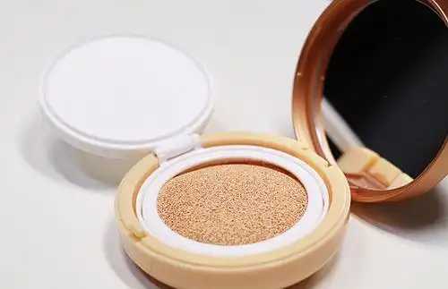 粉底霜和粉底液一样吗