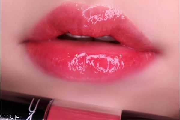 m型唇妆怎么画 最流行m型唇妆画法