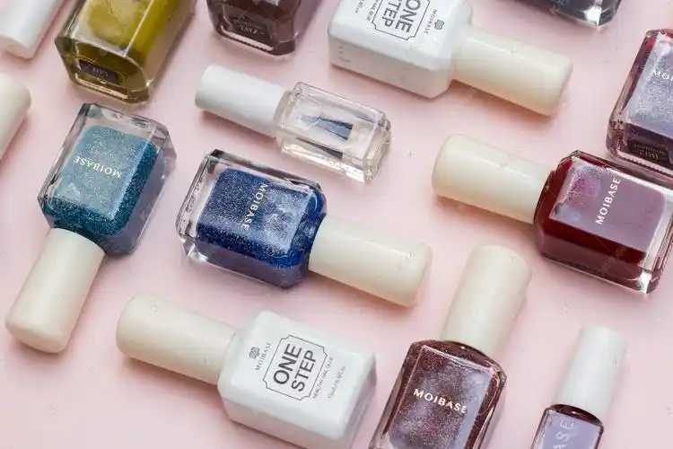 怎样判断指甲油是否变质 怎样判断指甲油是否变质