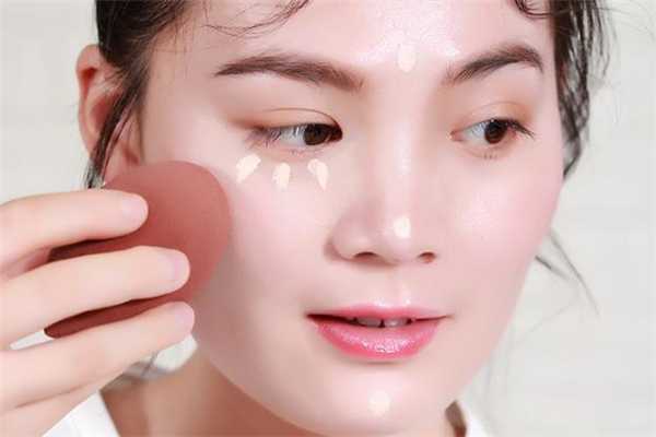 尔木萄美妆蛋真假辨别 尔木萄美妆蛋掉色正常吗