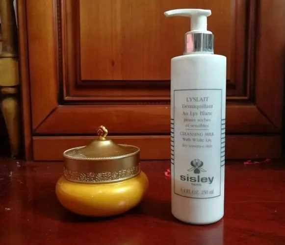 含有精油的洁面慕斯好吗