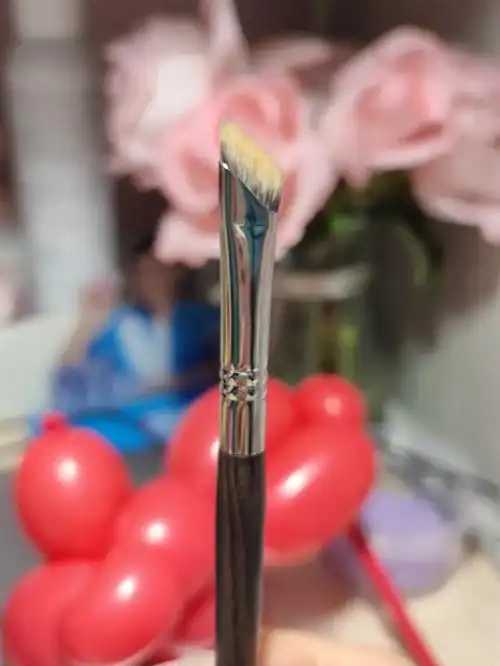 粉底刷适合哪些人群用