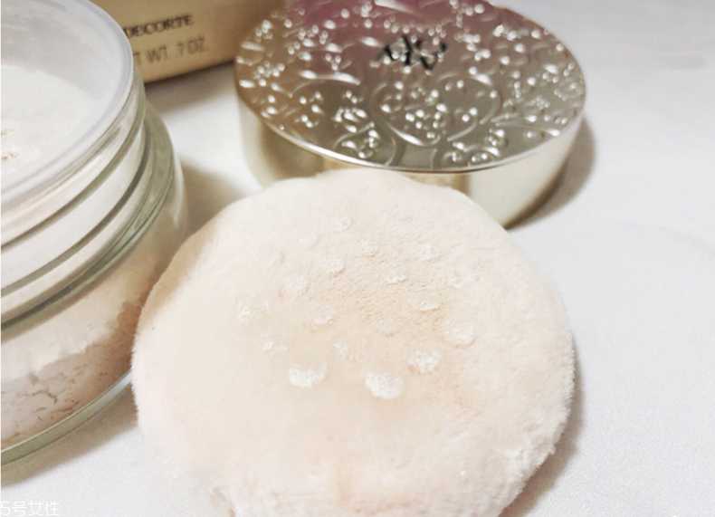 黛珂蜜粉10和11哪个白? 黛珂蜜粉10和11哪个白?