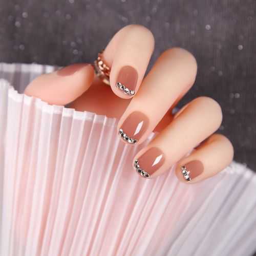 指甲油含有激素吗