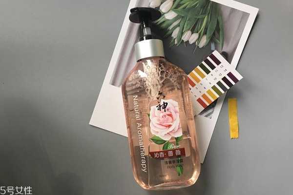 六神沐浴露可以洗头吗 六神沐浴露可以洗头吗