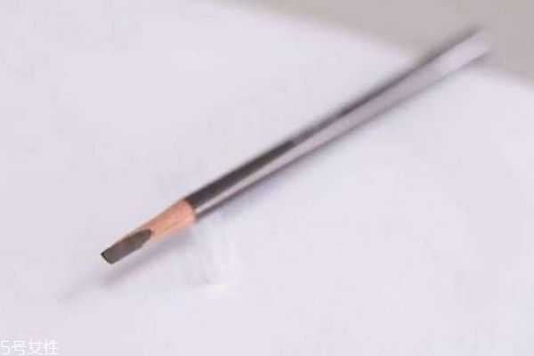 眉笔削成什么形状好用 削眉笔要注意哪几点