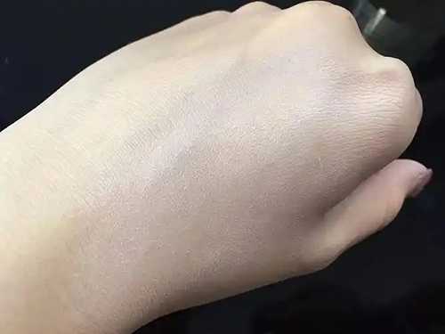 粉底霜含油多吗 粉底霜含油多吗