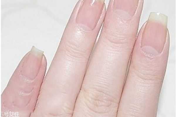 格子美甲怎么做 流行格子美甲推荐