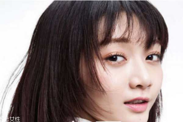 怎么去除眼部皱纹和黑眼圈