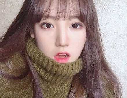 软萌的咖啡色长卷发图片 咖啡色发型图片大全 软萌的咖啡色长卷发图片 咖啡色发型图片大全