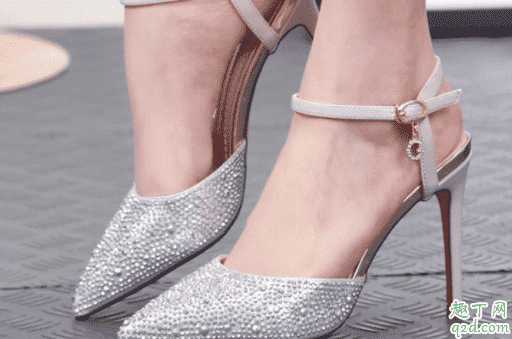 穿高跟鞋会拇外翻吗？拇外翻手术恢复后可以穿高跟鞋吗