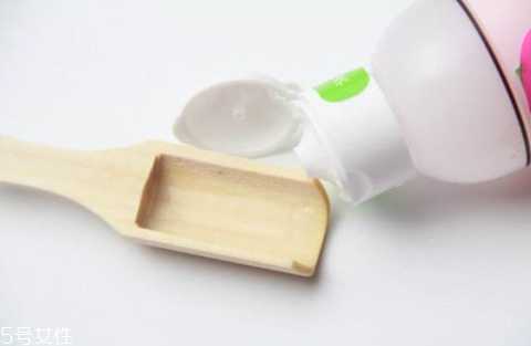 油皮痘痘肌怎么护肤？油皮致痘的4大误区