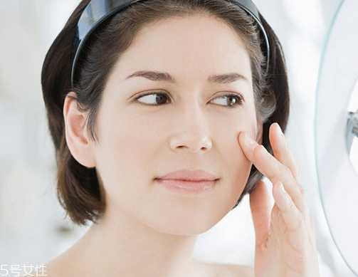 油性皮肤用什么水?油性皮肤要怎么样保养 油性皮肤用什么水?油性皮肤要怎么样保养