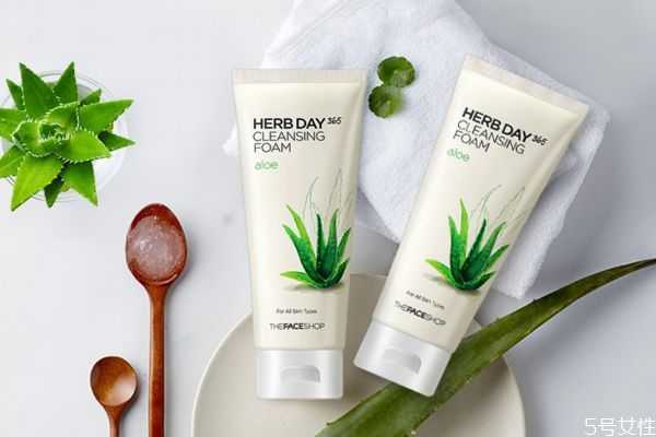 菲诗小铺芦荟洗面奶怎么样?菲诗小铺芦荟洗面奶适合肤质 菲诗小铺芦荟洗面奶怎么样?菲诗小铺芦荟洗面奶适合肤质