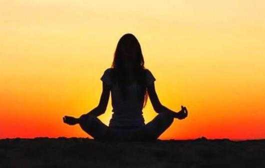 双盘打坐有什么好处？双盘打坐有哪些禁忌