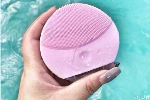 洁面仪对闭口有效吗？哪些人不适合用洁面仪