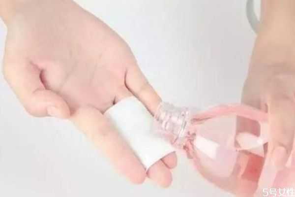 如何选择化妆水？化妆水的用法及功效