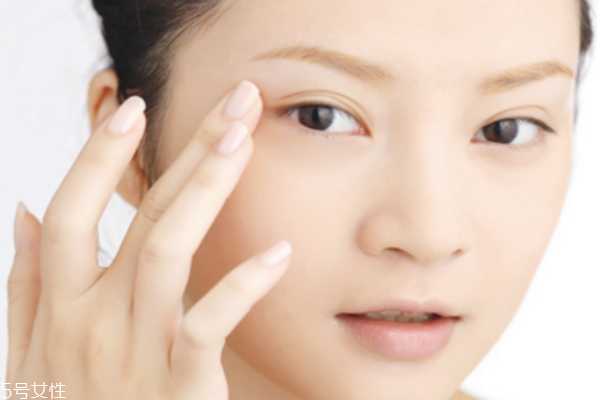 早上起来有黑眼圈怎么办 快速去黑眼圈小妙招