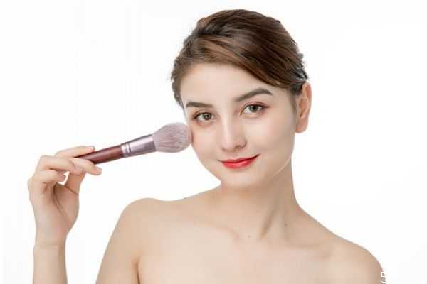 脸上有痘痘怎么化妆?痘痘肌化妆的正确步骤 脸上有痘痘怎么化妆?痘痘肌化妆的正确步骤