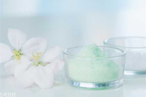 浴盐可以泡澡吗 浴盐可以泡澡吗