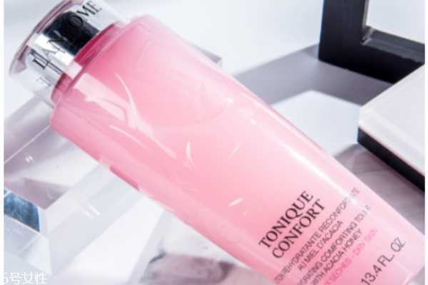 兰蔻粉水含酒精吗