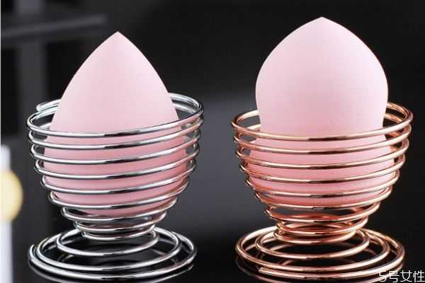 粉扑发霉的原因 为什么粉扑会发霉 粉扑发霉的原因 为什么粉扑会发霉