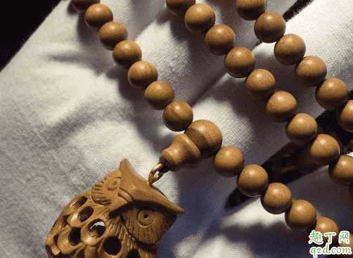 沉香和檀香的差别是什么?檀香和沉香哪个味道比较好 沉香和檀香的差别是什么?檀香和沉香哪个味道比较好