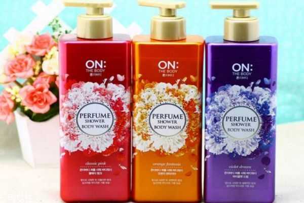 干燥皮肤用什么沐浴露