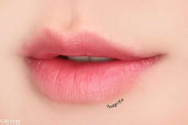 阿玛尼红管新色524什么颜色?阿玛尼红管新色524试色 阿玛尼红管新色524什么颜色?阿玛尼红管新色524试色