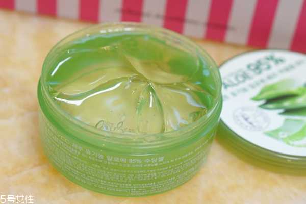 芦荟胶搓泥怎么回事