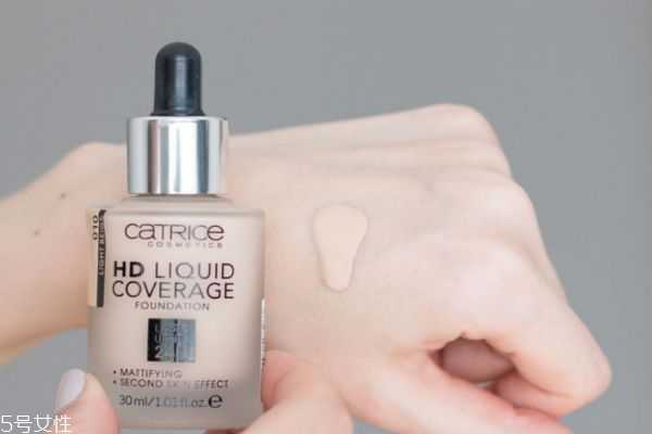 眼部涂粉底液要怎么涂？用粉底液的注意事项