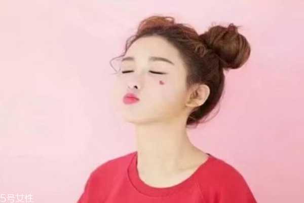 黑头贴怎么用 对皮肤有伤害吗