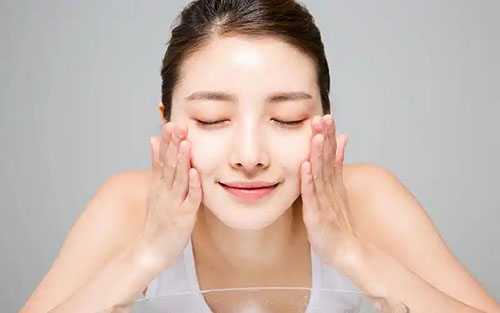 卸妆乳油皮可以用吗 卸妆乳油皮可以用吗