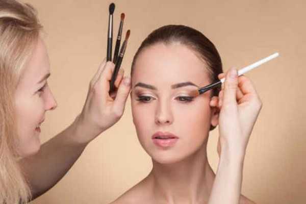 怎样化妆好看?化妆的技巧有哪些 怎样化妆好看?化妆的技巧有哪些