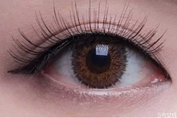 假睫毛会不会导致眼皮松？假睫毛贴久了眼皮会松吗