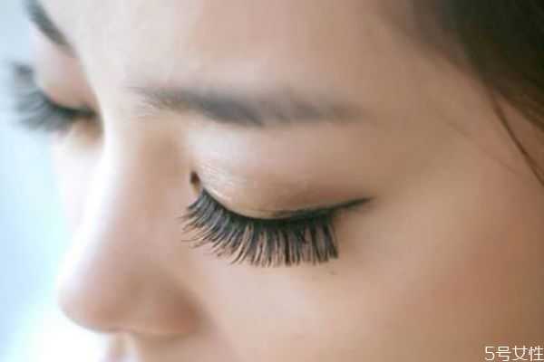 假睫毛能重复使用吗?一对假睫毛可以用几次 假睫毛能重复使用吗?一对假睫毛可以用几次