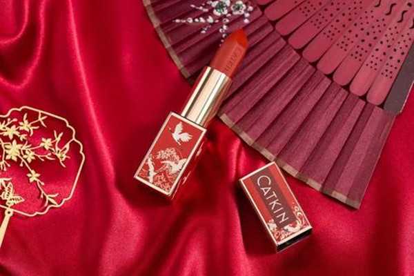 卡婷心头朱砂口红好看吗?卡婷心头朱砂口红是什么颜色 卡婷心头朱砂口红好看吗?卡婷心头朱砂口红是什么颜色