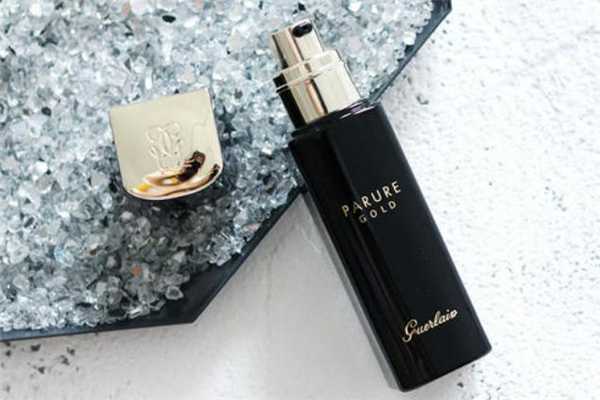 娇兰金钻粉底液适合什么肤质？娇兰金钻粉底液适合油皮吗