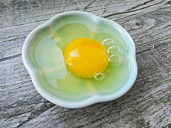 鸡蛋清敷脸能去皱纹吗？