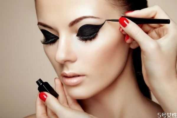 什么眼睛不适合画眼线？不适合画眼线的眼型