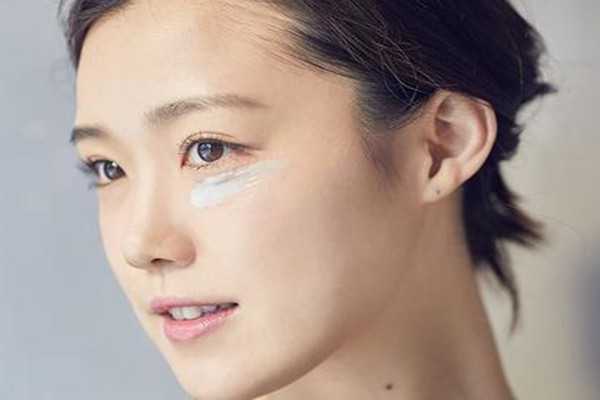 眼皮松弛怎么保养?眼皮松弛怎样预防 眼皮松弛怎么保养?眼皮松弛怎样预防