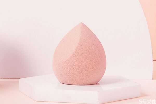 美妆蛋有黑点还能用吗?美妆蛋有霉点怎么弄干净 美妆蛋有黑点还能用吗?美妆蛋有霉点怎么弄干净