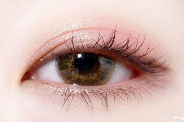 裸妆眼影怎么画好看？裸妆眼影的简单画法