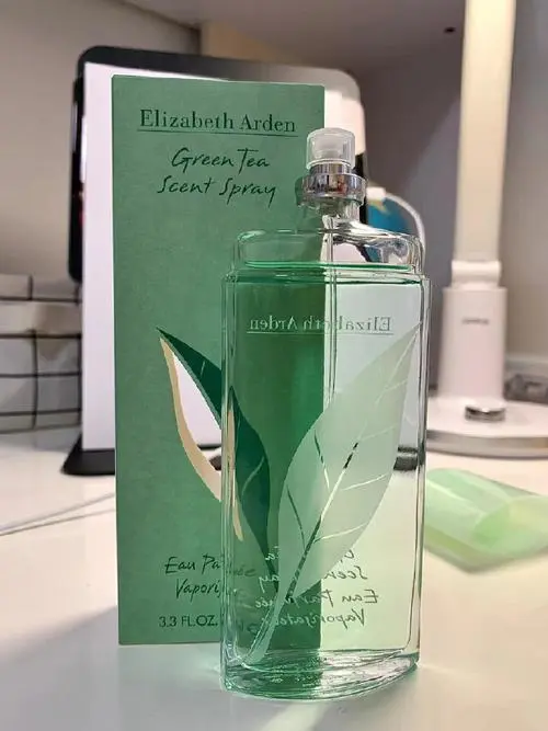 伊丽莎白雅顿什么档次?哪个国家的? 伊丽莎白雅顿什么档次?哪个国家的?