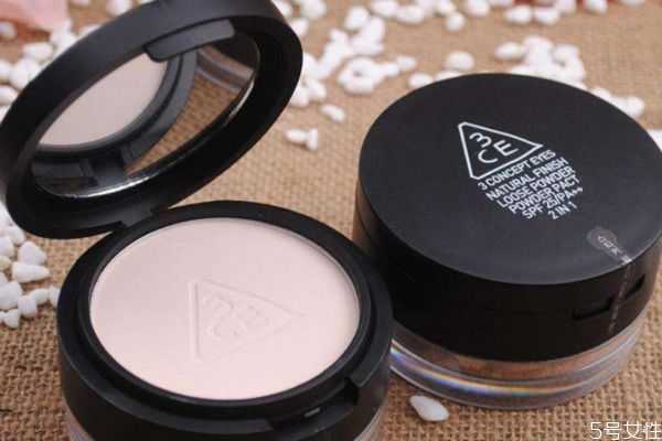 散粉可以直接用涂在脸上吗？如何延长晕妆时间