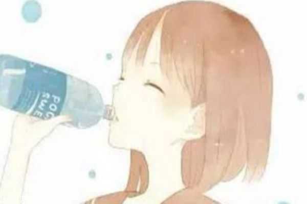 冬天嘴唇起皮怎么办