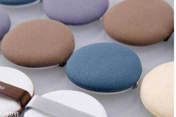 第一次用粉扑要洗吗?粉扑大概多久要换一个 第一次用粉扑要洗吗?粉扑大概多久要换一个