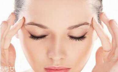 精油按摩眼部有什么效果？精油按摩眼部注意事项