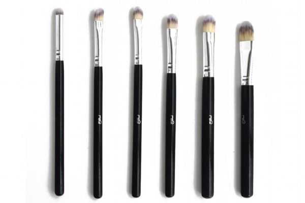 眼影刷能作唇刷吗?眼影刷的使用顺序是什么 眼影刷能作唇刷吗?眼影刷的使用顺序是什么